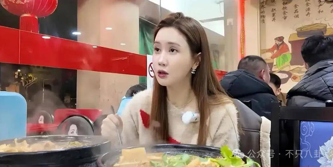 自曝与丈夫经常吵架?但怎么感觉她是在变相秀恩爱呢!