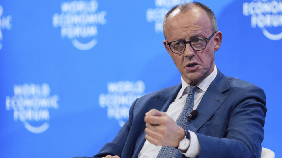 德国已拍板,乌可直攻俄境目标,70岁默克尔罕见出山,措辞不简单