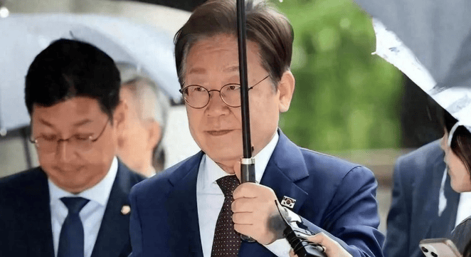 李在明开始搞大动作!大清洗拉开序幕,要把“亲美右派”,从韩国连根拔起?