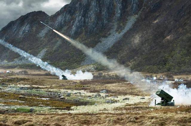 乌八个州全拿下?俄军突袭撕碎乌防线,关键时刻,特朗普做出选择