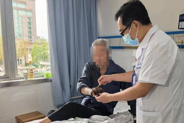 汉中市中心医院已收治20余例!紧急扩散!科学急救指南