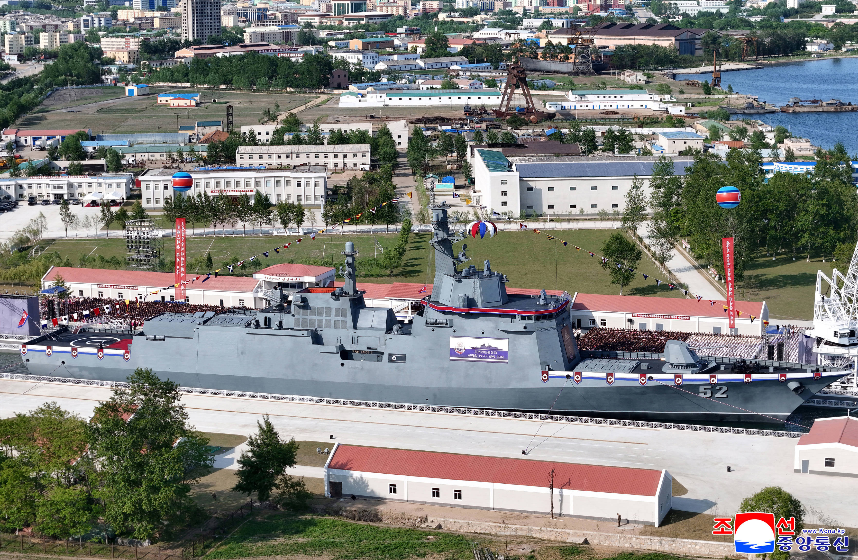 朝鲜事故军舰修复后重新下水