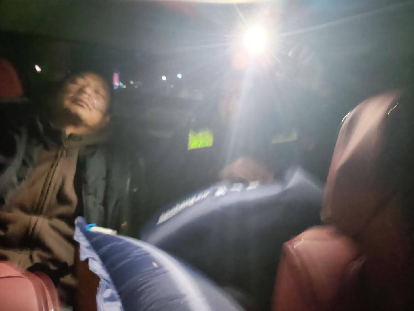 “救救我!”货车司机第一次上青藏高原重度高反,高速路收费员发现异常紧急送医