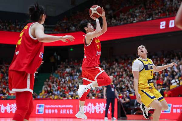 狂胜67分!张子宇16+7杨舒予22分 中国女篮再擒波黑