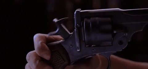 东北老哥耕地捡枪拍抖音,3小时后警察上门:查水表!丨轻武专栏