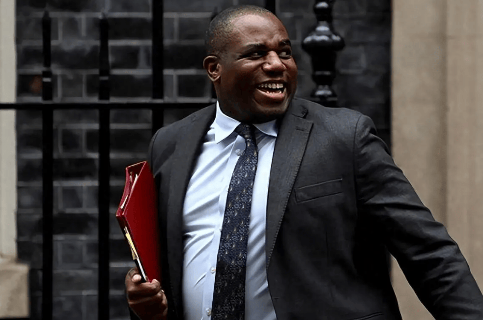 太嚣张了?24小时内,英国对华连出2招,中方警告不留丝毫情面