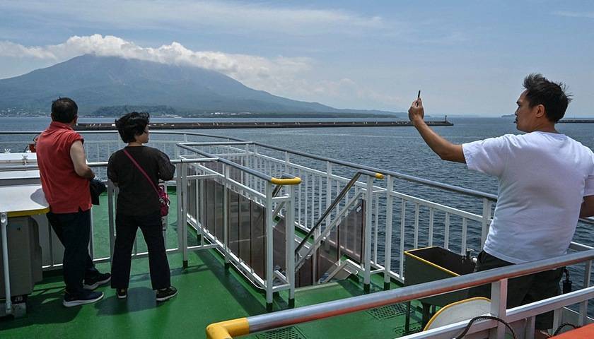 日本鹿儿岛县附近发生911次地震，或受板块冲击影响