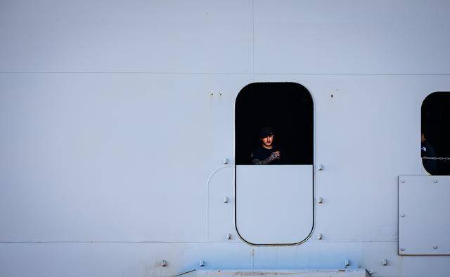 轰6K携鹰击12在南海立威,英航母紧急改道,撕开美国战略漏洞?