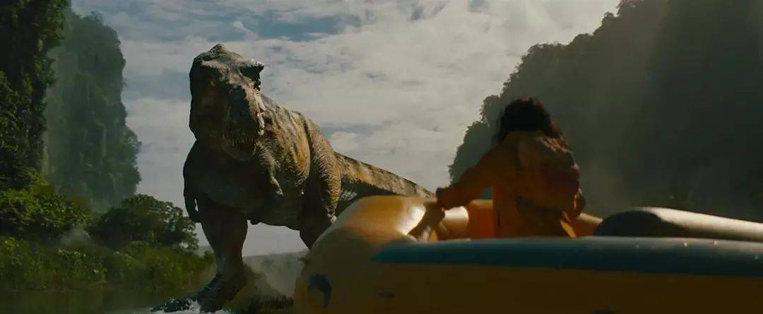 两天破亿!观众边骂边看的《侏罗纪世界:重生》,为何还是暑期档票房收割机?