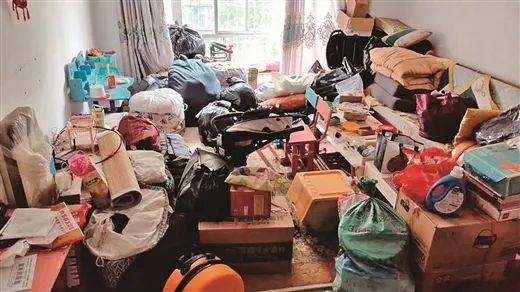 柳州一房东蒙了:出租房一地狼藉,家电被租客搬空!还有更离谱的……