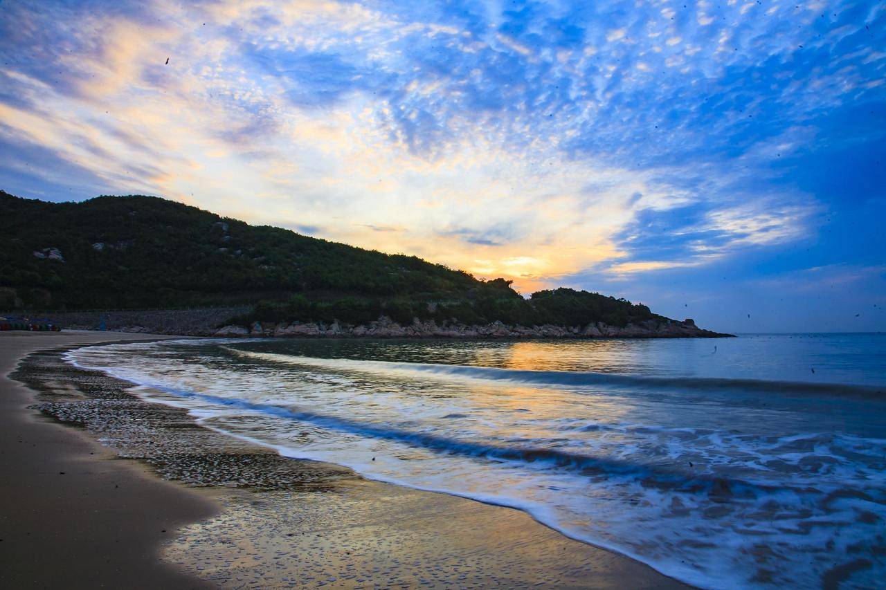 有妈妈包下一截高铁车厢,有妈妈连夜送儿子回老家,暑假来了,你家娃怎么安排?