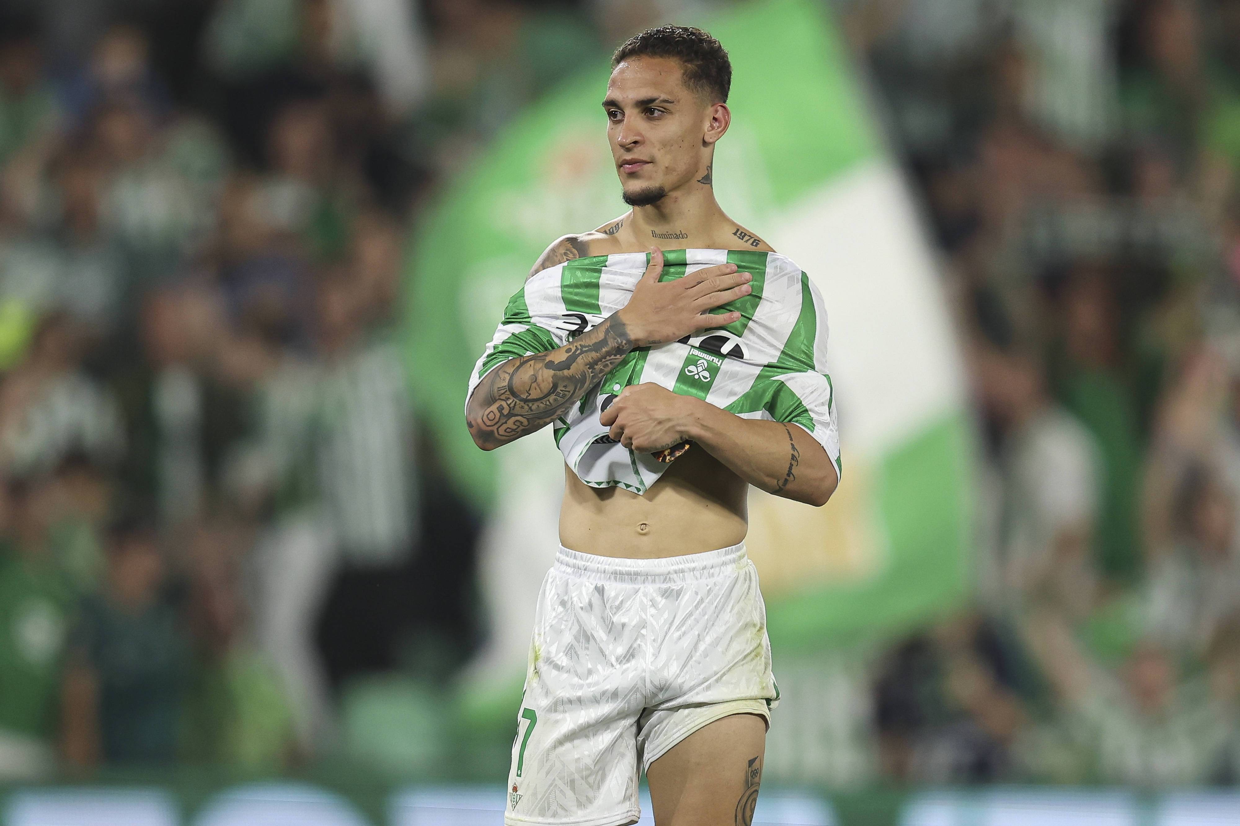 总价4000万每体:贝蒂斯愿分两期签安东尼 球员需降薪至600万