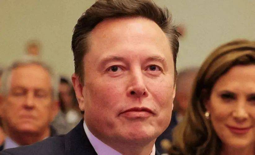 马斯克遭晴天霹雳?等不到党纲公布可能就被驱逐,美开始“内讧”