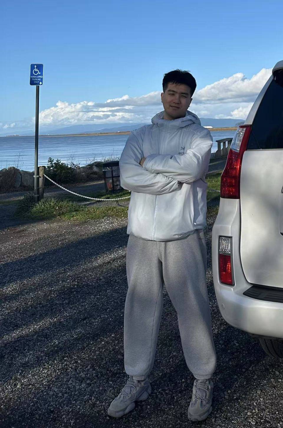 26岁河北小伙考上加拿大公务员,当事人:领导非常客气,“超大周”周末休三天