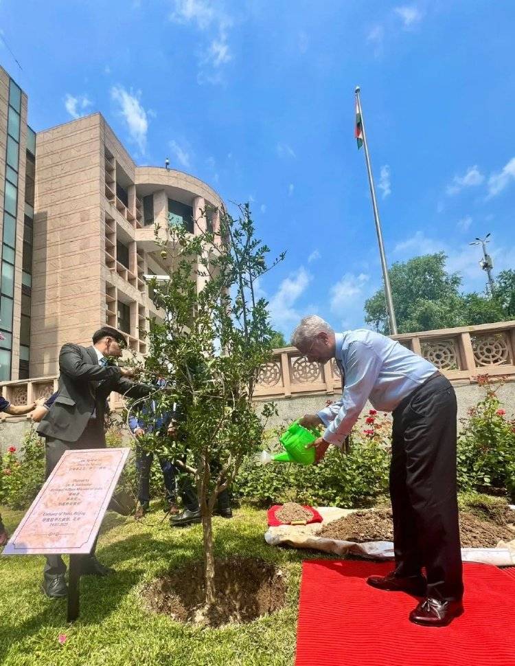 叫中国名字,娶日本妻子,5年没见的印度外长来了