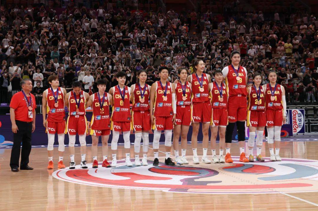 宫鲁鸣可以靠谁?