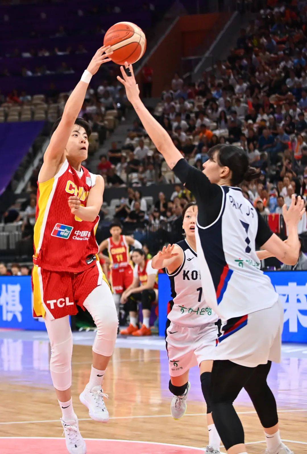 宫鲁鸣可以靠谁?