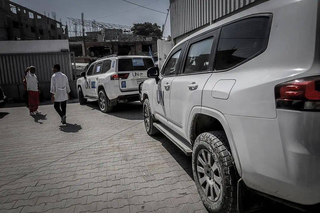 “举枪盘问、强制脱衣”,以军袭击扣押世卫组织人员,世卫总干事谭德塞:放人!