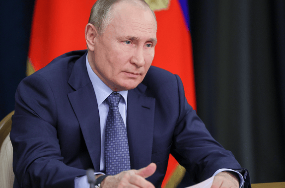 事情彻底闹大了,美司令叫嚣摧毁俄飞地,俄罗斯放话:大不了用核武器