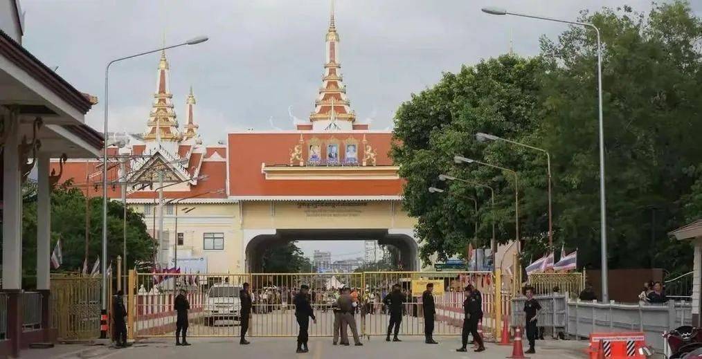 王毅跟泰柬打开天窗说亮话,洪森和他信还不收手,得罪的不止中国了