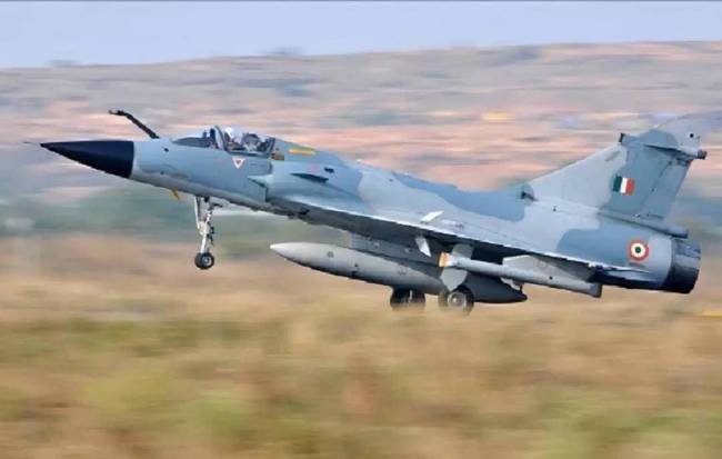 乌克兰幻影-2000战机被击落,印媒:台军天塌了,中国博主们欢腾