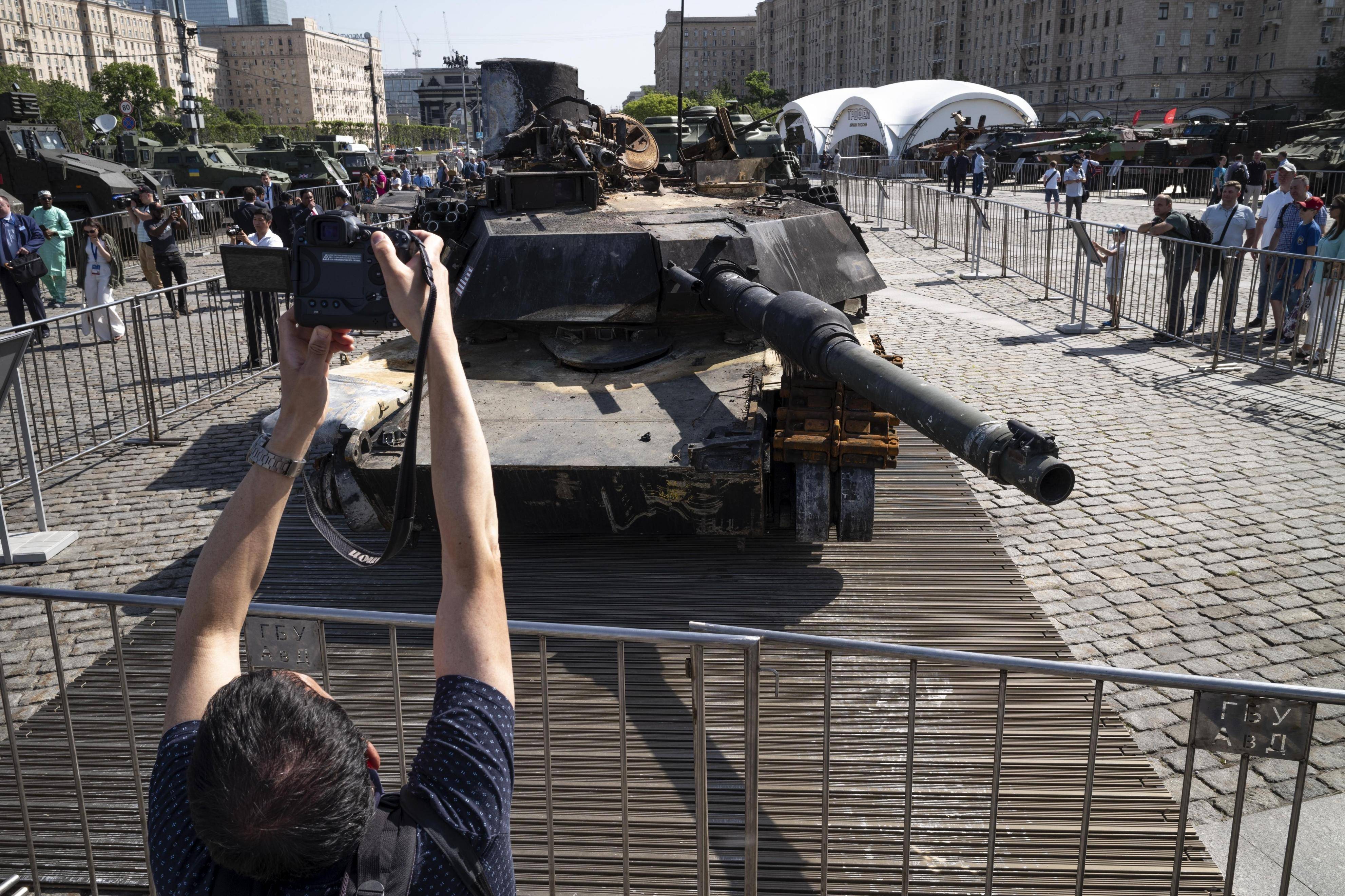 乌克兰幻影-2000战机被击落,印媒:台军天塌了,中国博主们欢腾