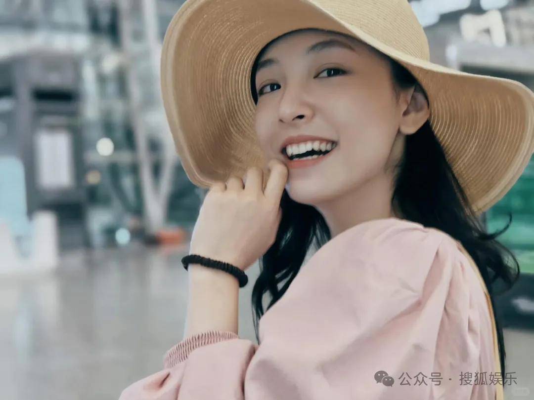 离婚三年又被拍到亲密逛超市,他俩这是纯带娃还是真复合了?