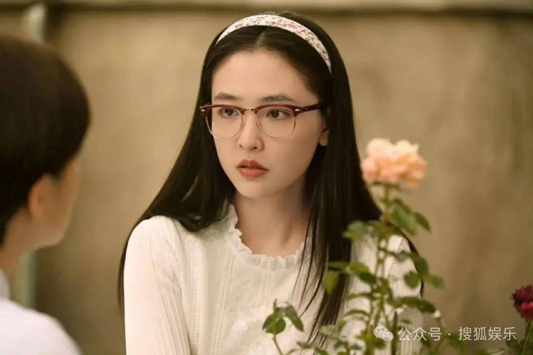 离婚三年又被拍到亲密逛超市,他俩这是纯带娃还是真复合了?