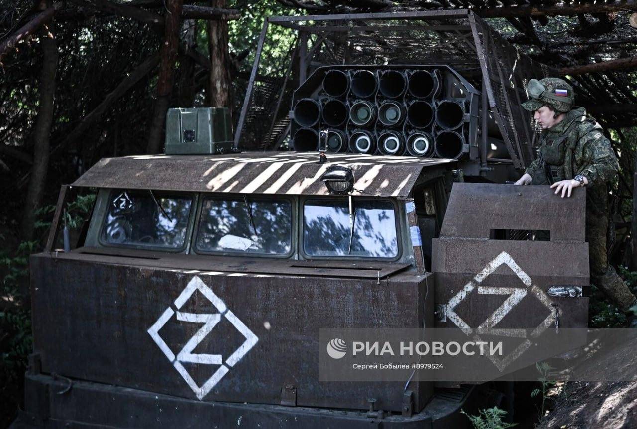 乌军在恐慌中逃跑了,俄军一枚导弹炸死115人,台湾省雇佣兵阵亡