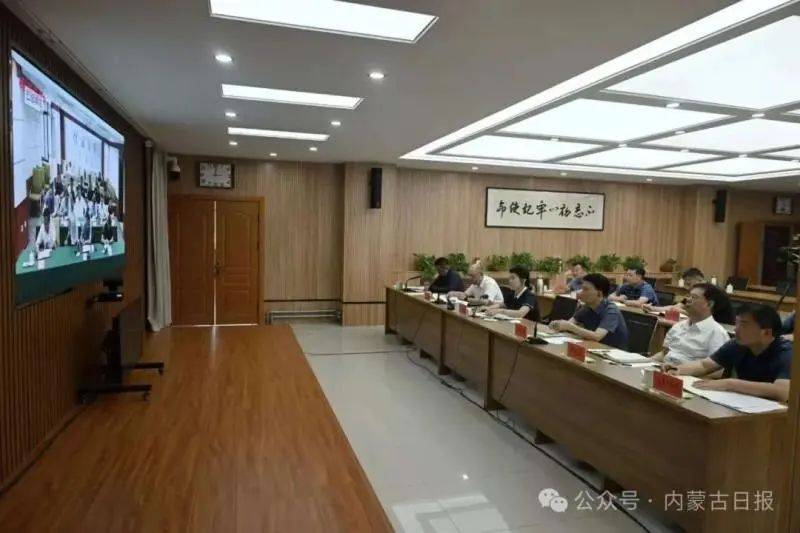 内蒙古自治区主席王莉霞赶赴巴彦淖尔,现场指挥搜救工作