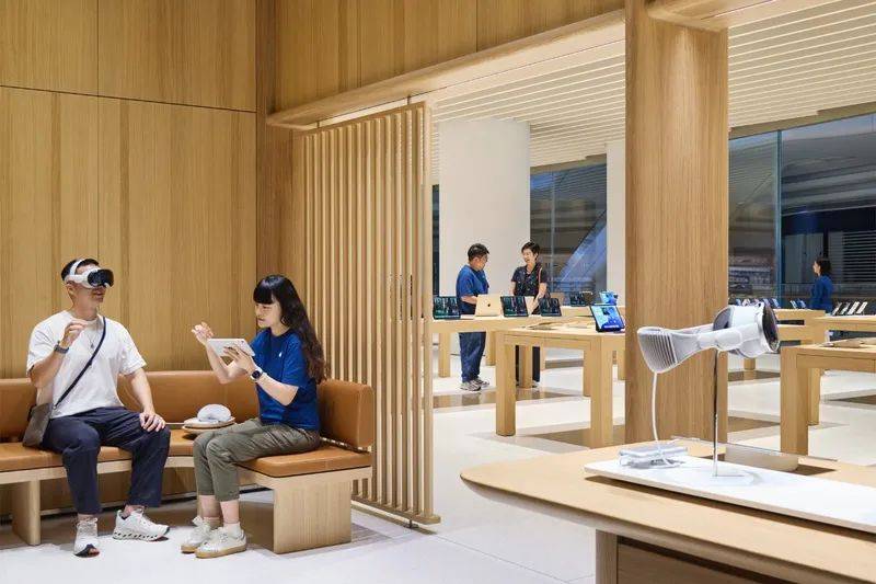 大量深圳人涌入!有人通宵“打地铺”排队……