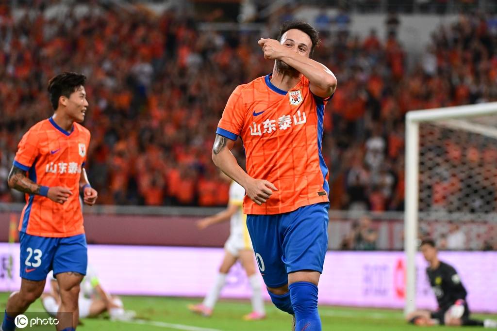 惨案!中超-卡扎大四喜马德鲁加双响 泰山6-0复仇国安