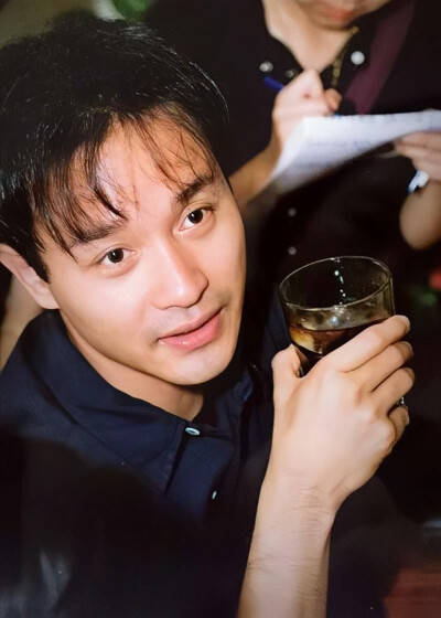 考古 | 张国荣死亡真相被公开!向太王晶纷纷揭露内幕,英年早逝太惋惜