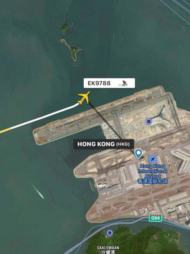 香港国际机场一货机降落后滑出海面,致两人死亡