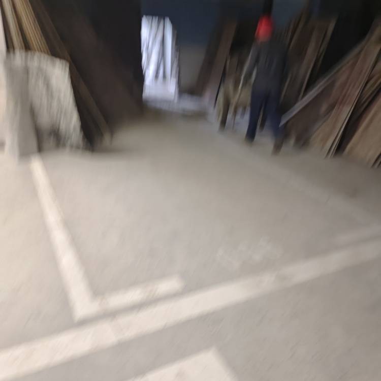 重庆巫溪一小区1楼4户业主联合私挖地下室?回应:已责令停止施工,正房屋进行鉴定